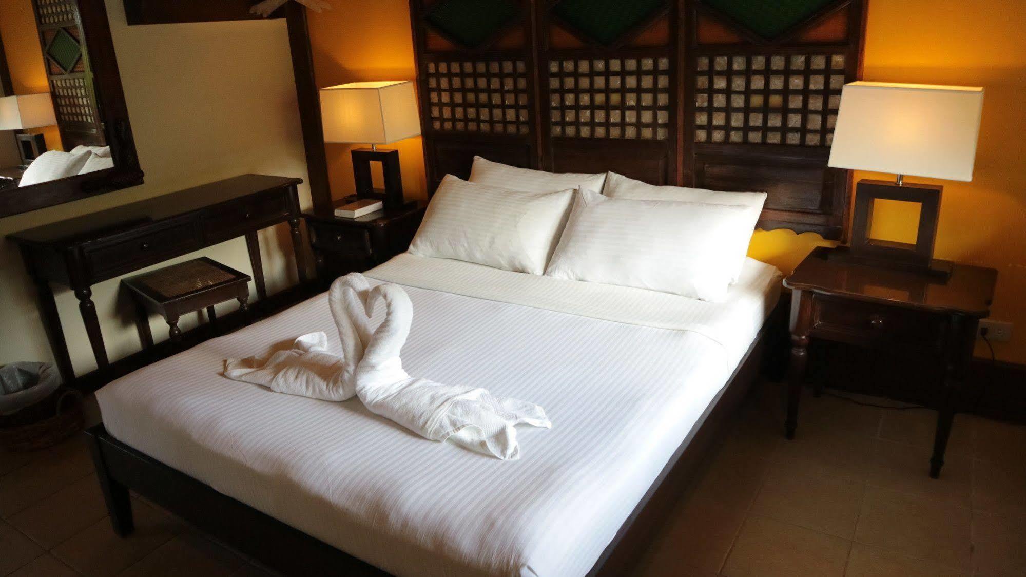 Puerto Del Sol Beach Resort And Hotel Club Bolinao Pangasinan Extérieur photo
